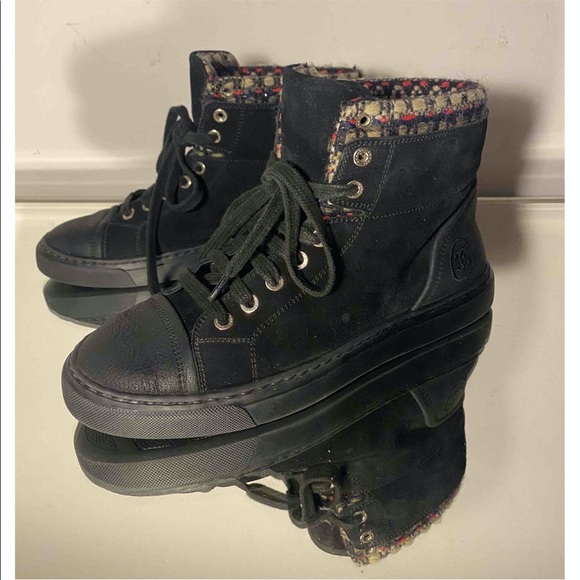 CHANEL Tweed and Suede Trainers - Picture 2 of 9